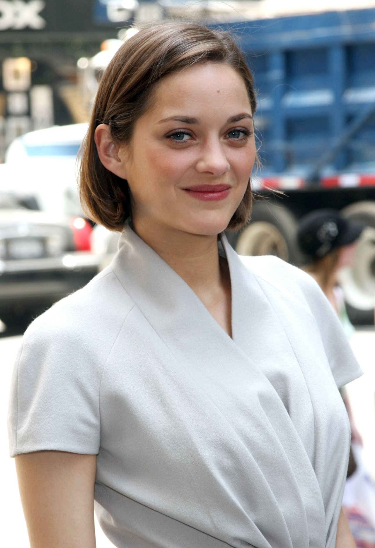 Marion Cotillard Pictures and Hairstyles