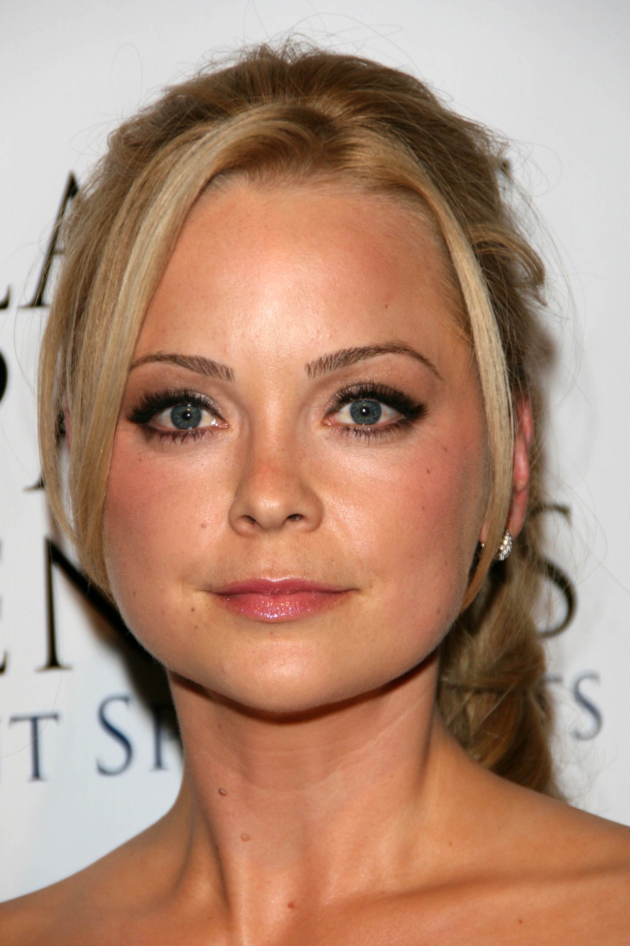 Marisa Coughlan - HD Wallpapers