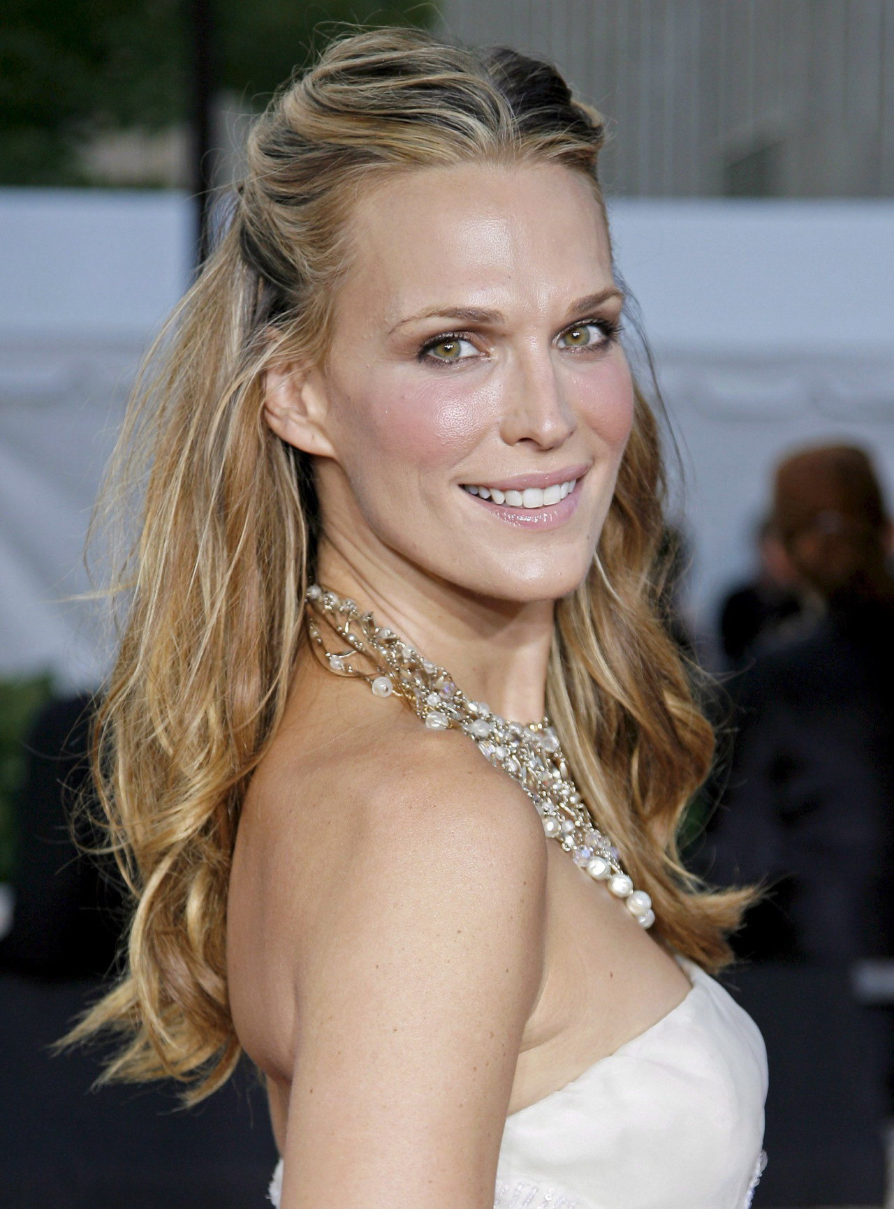 How much money makes Molly Sims? Net worth Net Worth Roll